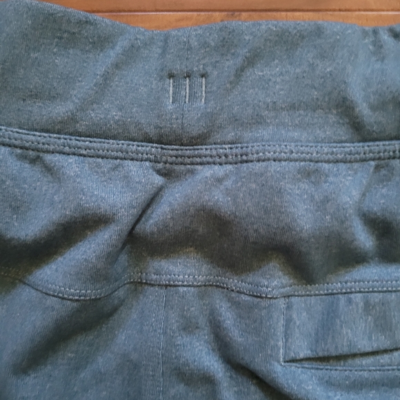 Lululemon Men's Shorts - Picture 6 of 9